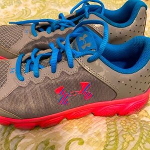 Under armor girls youth size 5 womens size 7